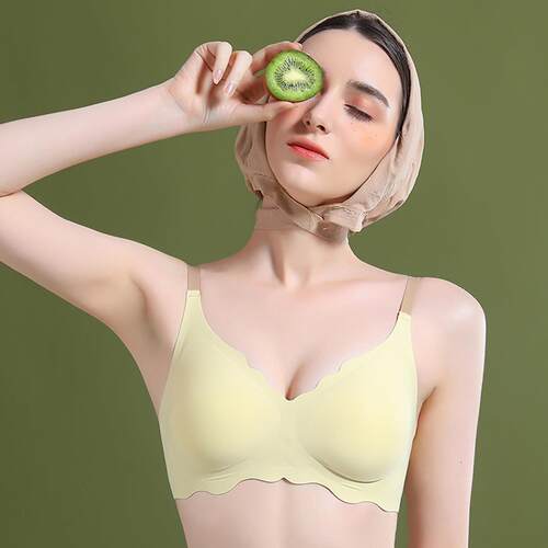 无痕内衣女夏小胸聚拢收副乳果冻胶条2023新款爆款无钢圈舒适文胸