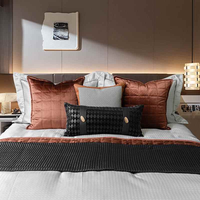 现代轻奢红棕色样板间软装床品黑色编织搭毯酒店床旗床尾巾大抱枕