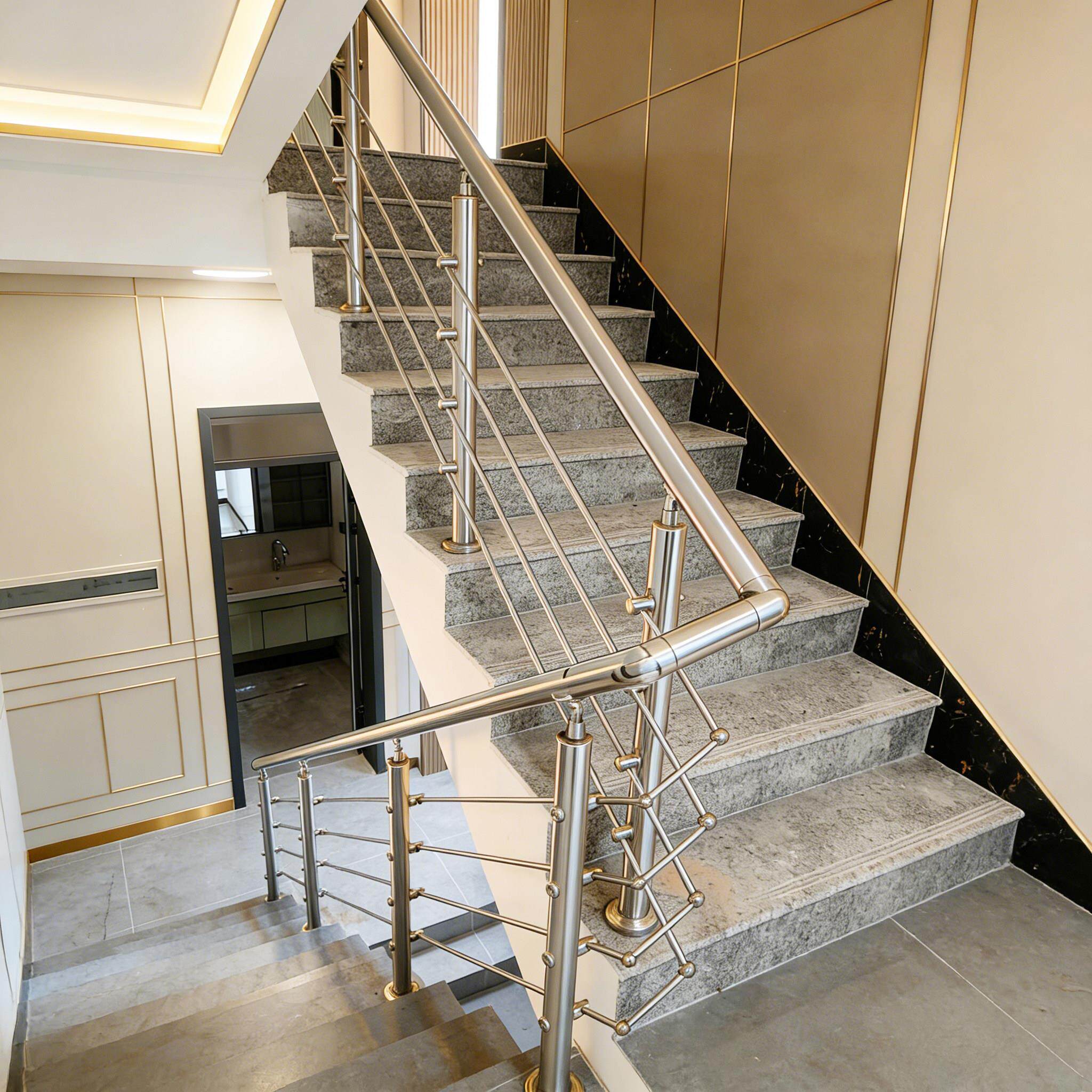 304不锈钢楼梯扶手现代简约护栏自建房室内家用平台立柱自装栏杆