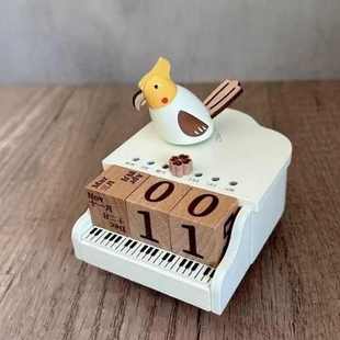八音盒实木小鸟钢琴日历旋转音乐盒桌面工艺品摆件公司创意礼品