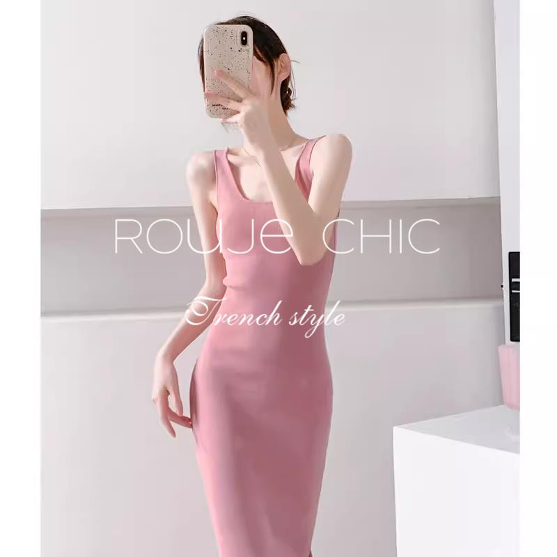 法国rouje chic2024新款粉色方领吊带包臀连衣裙女夏季性感a字裙