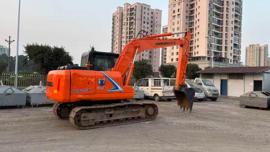 3月8日重庆龙工150挖掘机网络拍卖公告