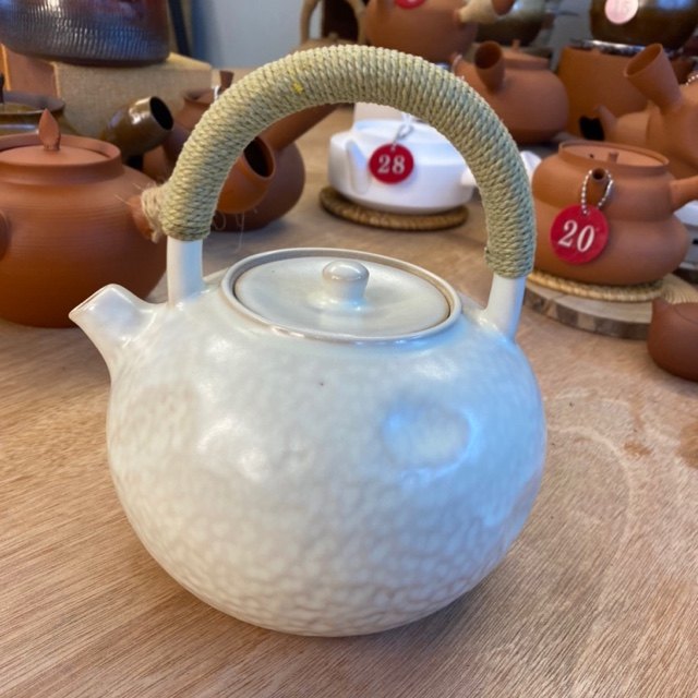 凹凸白提梁壶1000ml