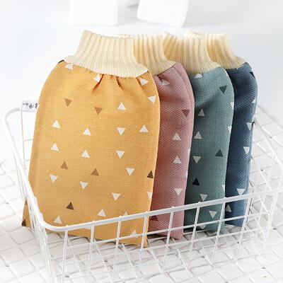 A simple, frosted bath back scrubbing tool for home use, sui