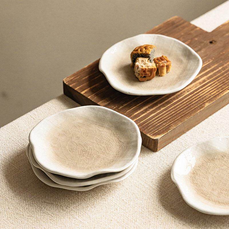 YE HOME 复古小巧的点心盘日式陶瓷蘸料碟不规则小吃碟凉菜盘骨碟