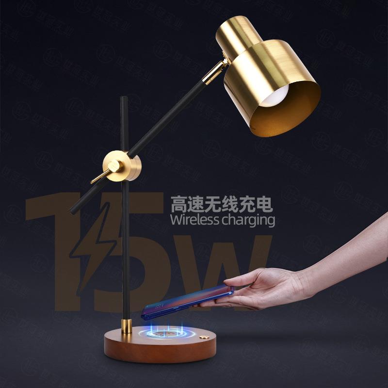LED复古属办公护充眼台灯多角度旋W无转752线办公台灯金灯罩桃木