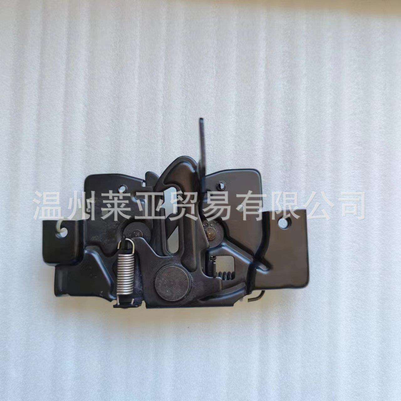 GJ6E-56-620EBBM4-55-620A适用于马自达3星骋机盖锁