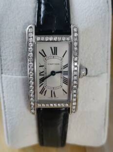 先鉴后发98新34.8*19mm卡地亚坦克系列WSTA0016后镶钻石英女手表
