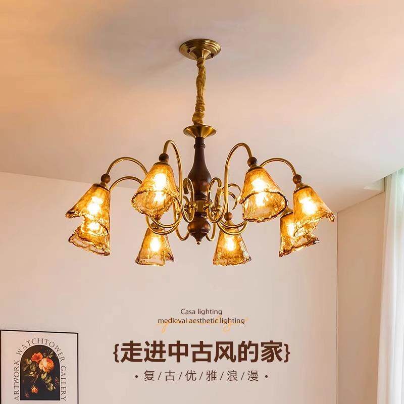 中山灯具中古客厅吊灯美拉德琥珀光2025新款复古实木餐厅玻璃灯
