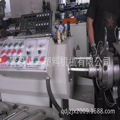 定制PVC双管挤出生产线、PVC塑料管材生产线、塑料机械设备生产
