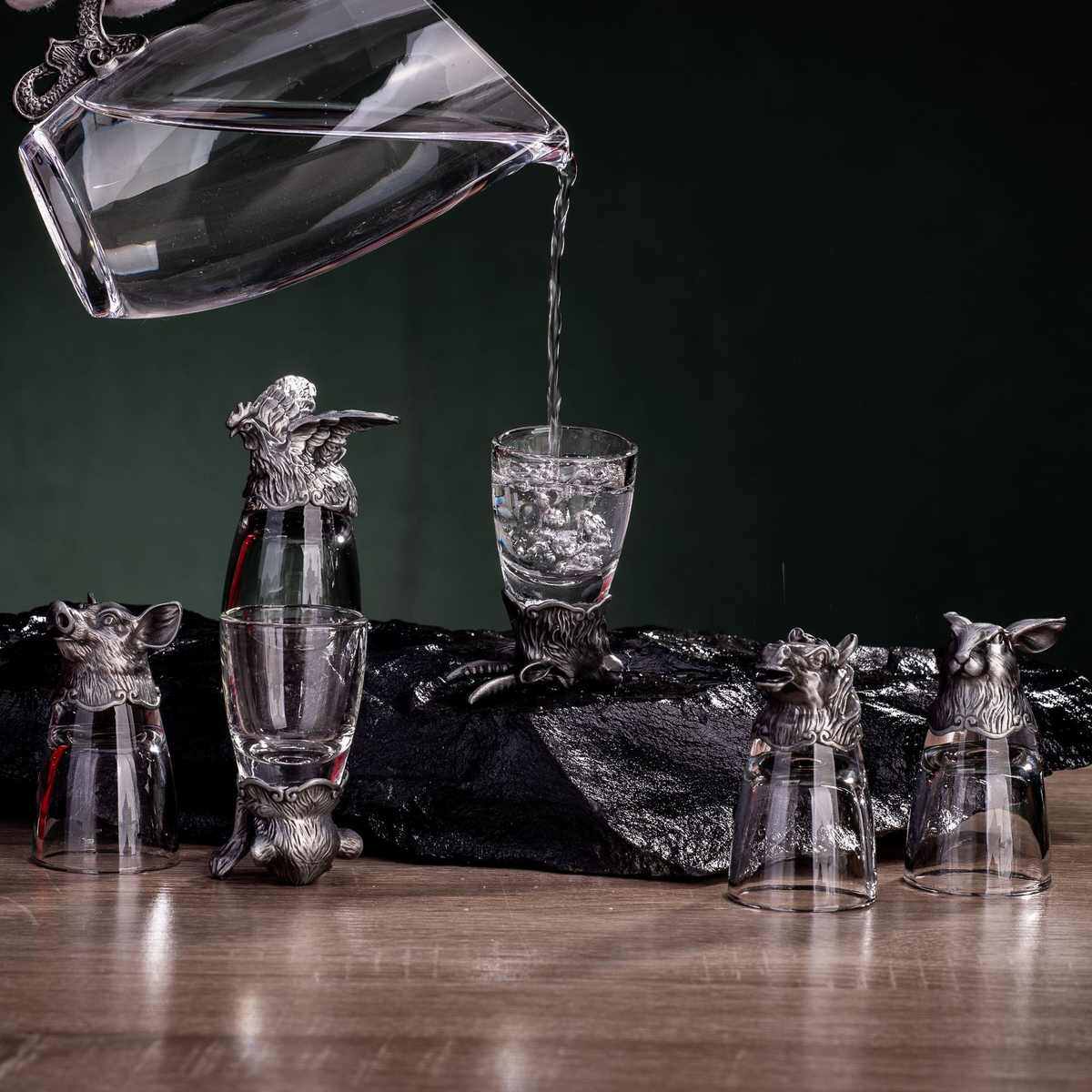 创意十二生肖酒杯兽首水晶玻璃酒具家用醒酒器小白酒杯套装批发