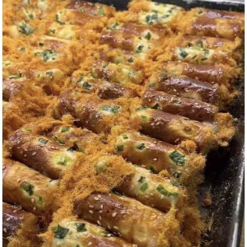 现货鑫云轩老式酱多多香葱肉松奶酪蛋糕卷夹心爆浆面包网红美食甜