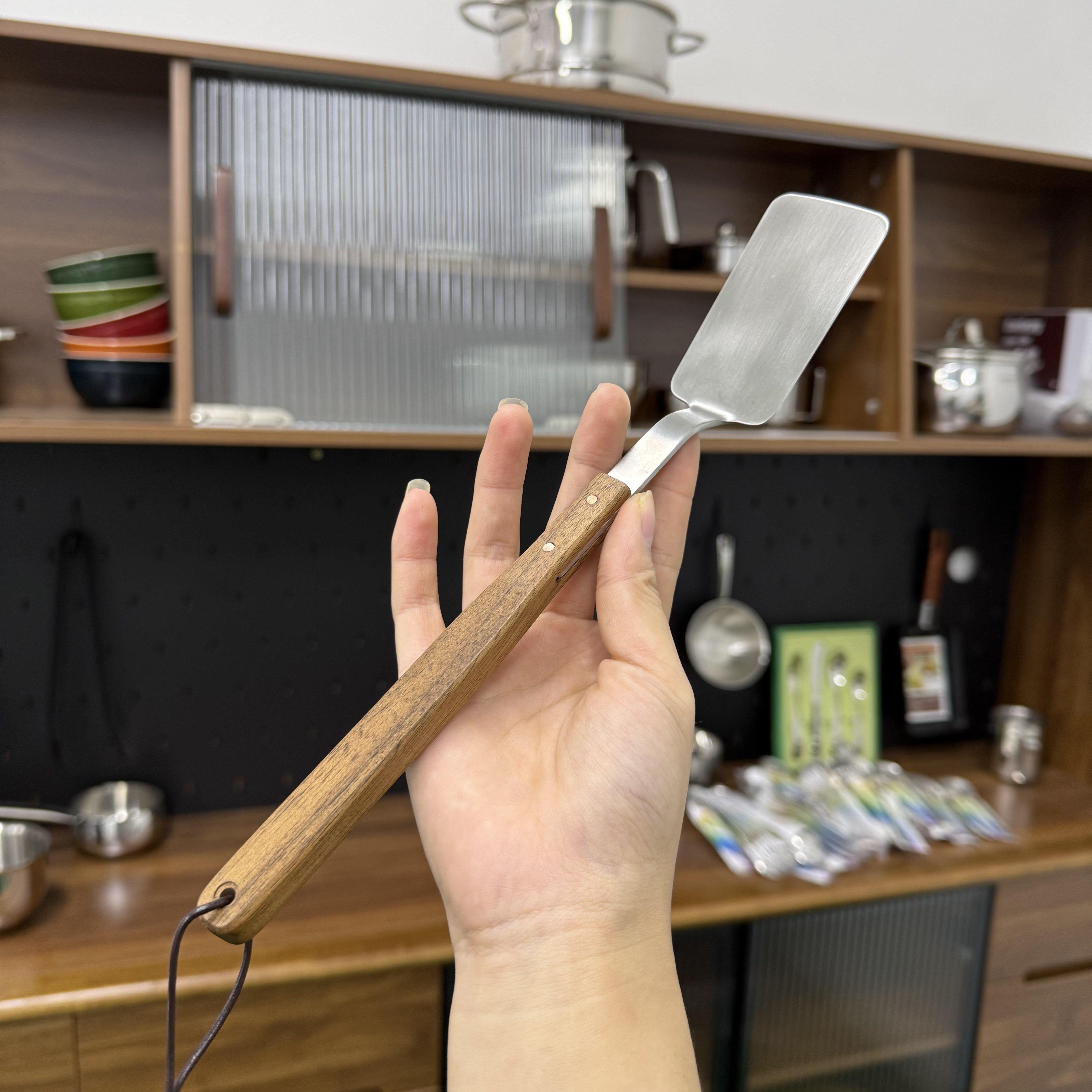 304不锈钢煎铲胡桃木柄把小锅铲家用炒菜铲子小号锅铲平铲牛排铲