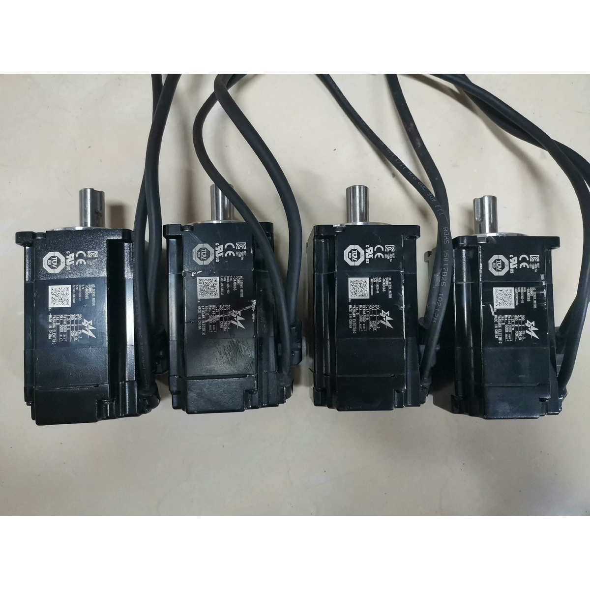 安川 400w伺服电机 SGMMS-04ADC6S 功能包好