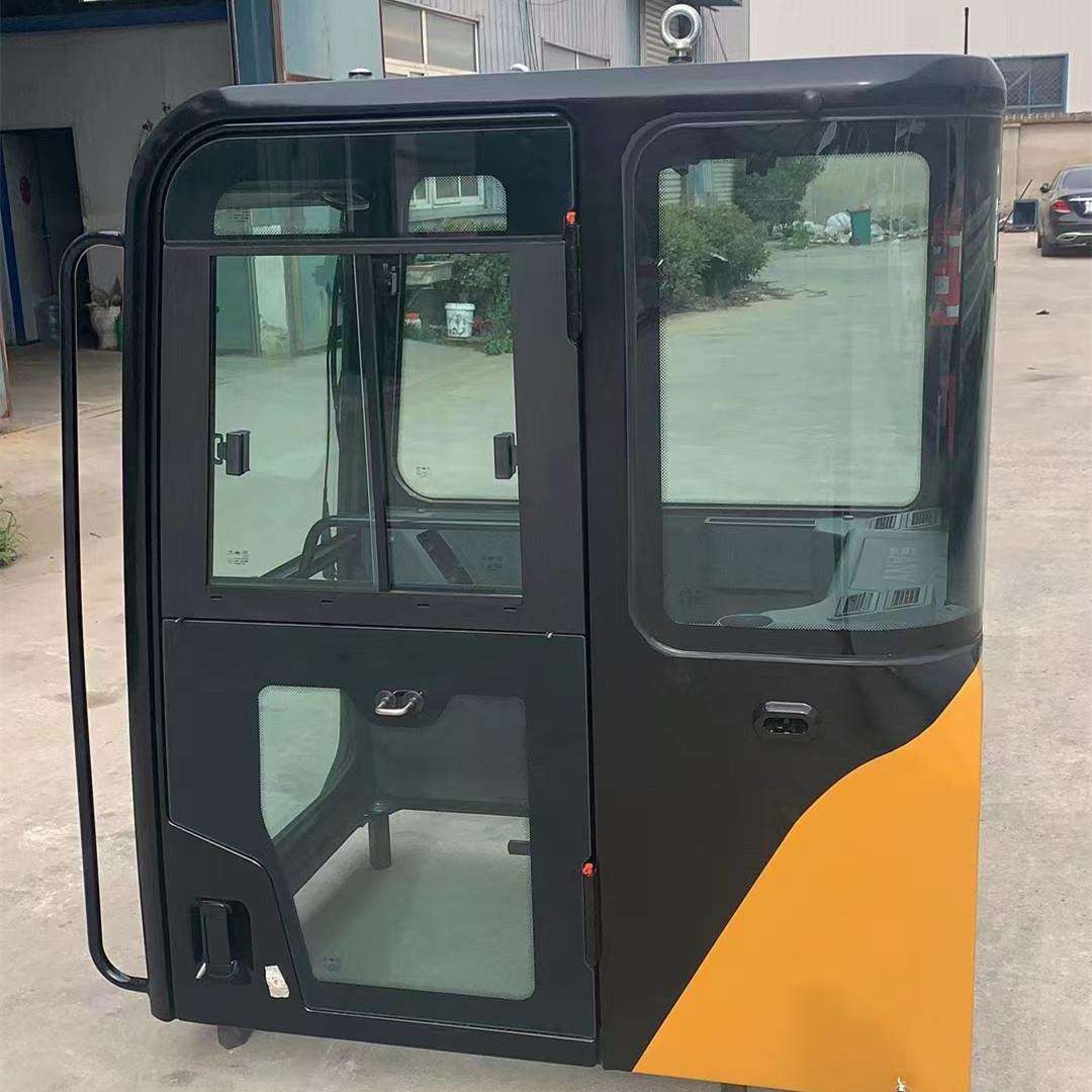现货供应日ZX220挖掘机前挡风玻璃 挖掘机 推土机 装载机玻璃