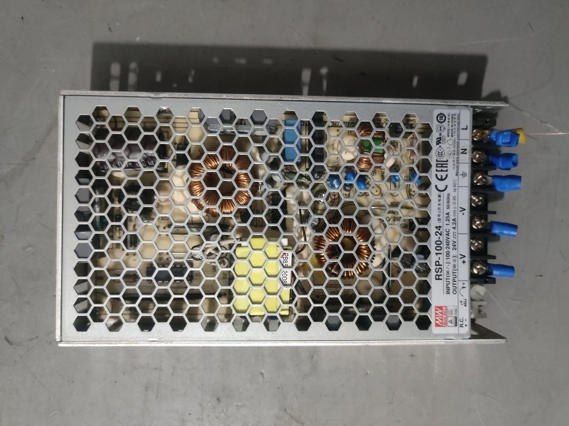 明纬RSP-100-24开关电源，功能完好。输出24V 4.