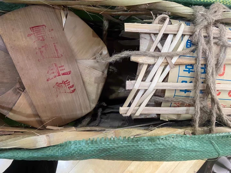 雲南景邁生態圓茶老生茶357克一餅 普洱茶 BUASHOP普洱老茶