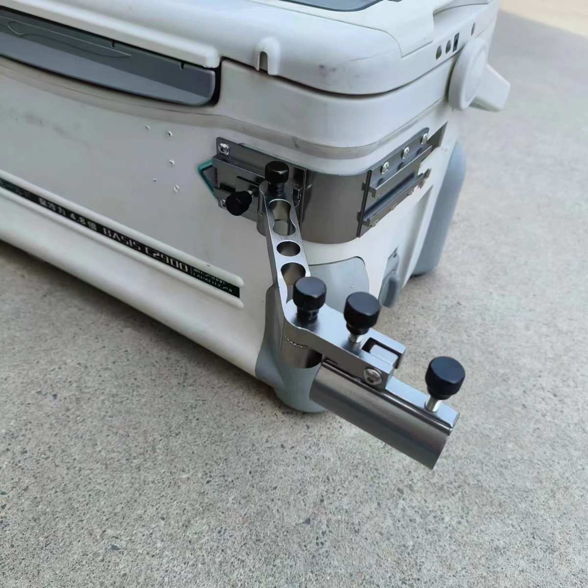 新款钓箱炮台架中置炮台钓箱拐角炮台架通用款钓箱配件钓箱双炮台