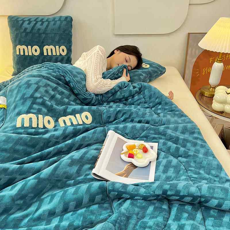 高档加绒厚保车内抱枕被子两用款办公室午睡枕头暖二合一新折加叠