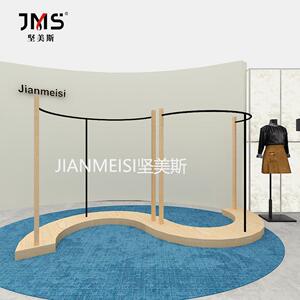 2024弧形服装店挂衣架上墙实木展示架落地式胡桃木网红女装陈列架
