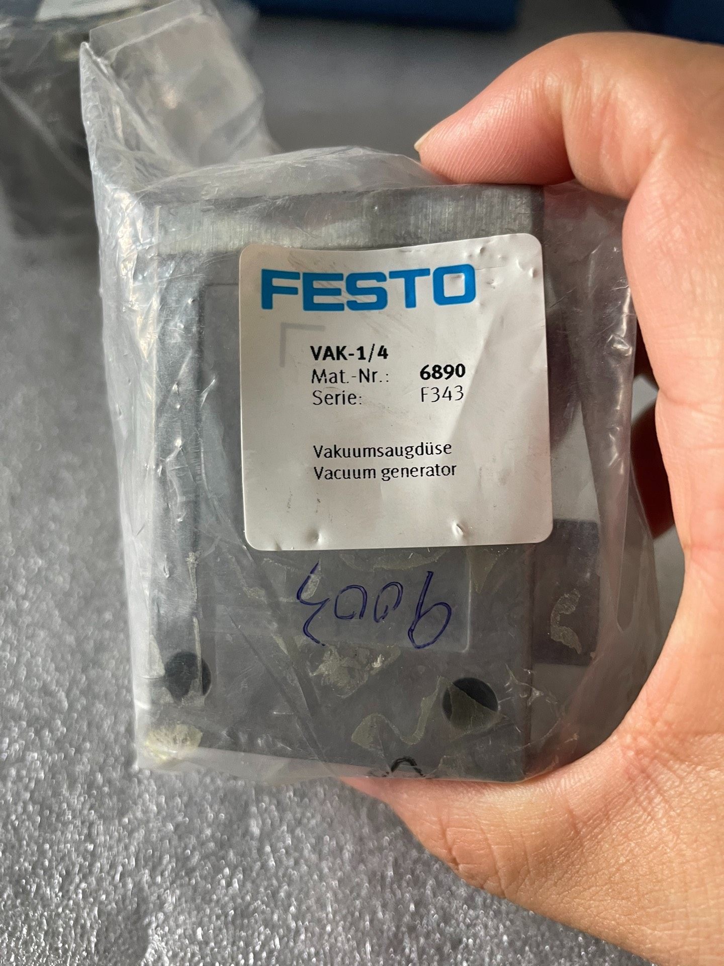 FESTO费斯托真空发生器VAK-1/4，型号6890，实物