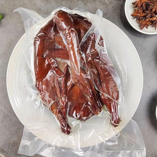 潮汕特产舌尖上的中国甘蔗烟熏峡山鸭脯烤整鸭肉