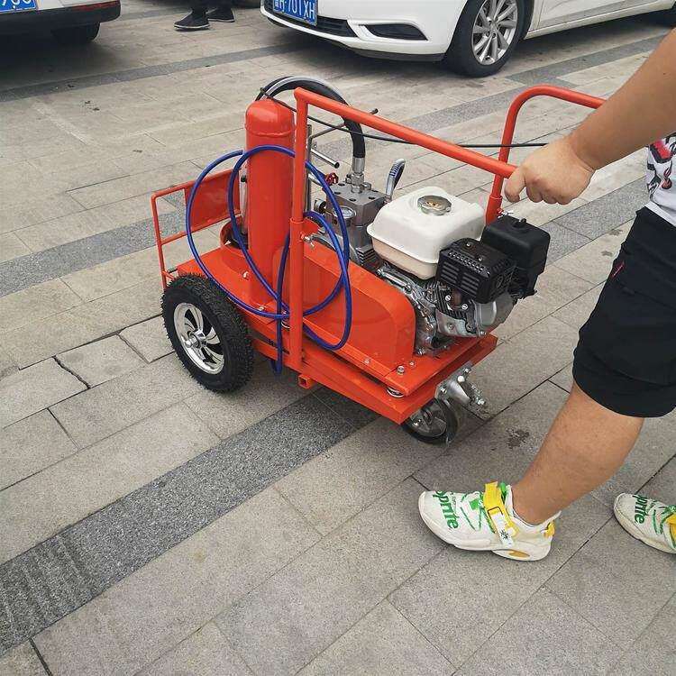 机械手推冷喷式道路标志线喷涂机无气喷涂机划线机
