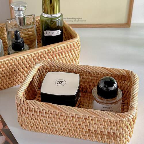 Coffee table, coffee liquid tea bags, straw-woven snack stor