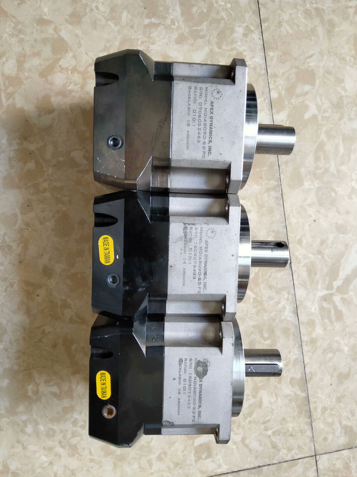 精锐减速机1-10速比，安装750w伺服电机二手拆机功能正常