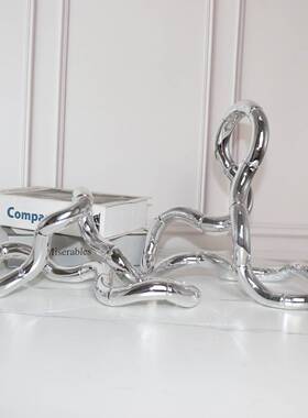 现代轻奢电视柜摆件家居客厅创意银色缠绕环形摆设样板间软装饰品