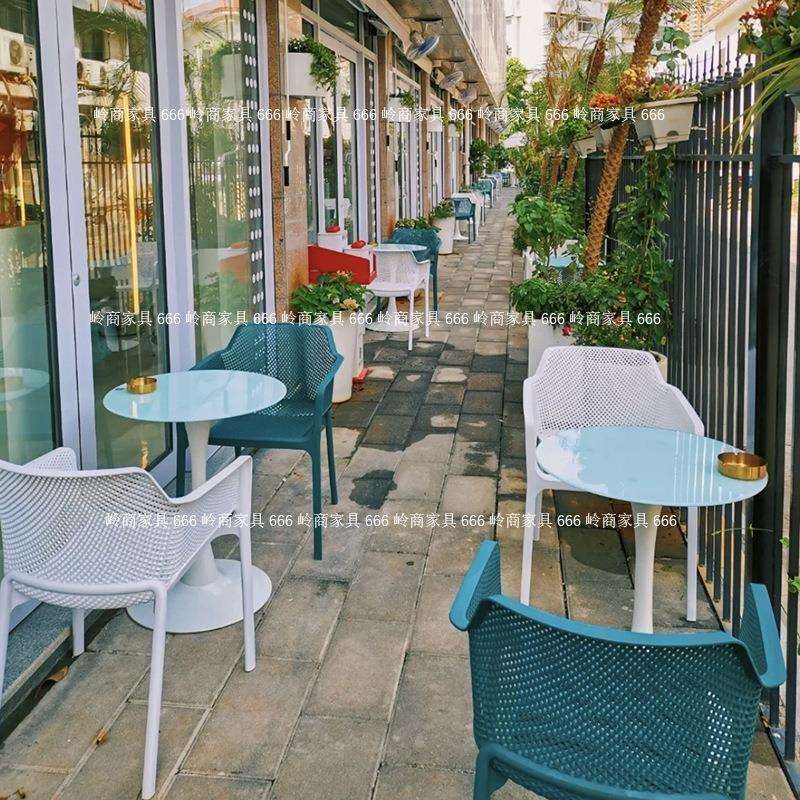 简约轻奢塑胶扶手靠背餐椅户外奶茶小吃店咖啡厅休闲餐桌椅组合