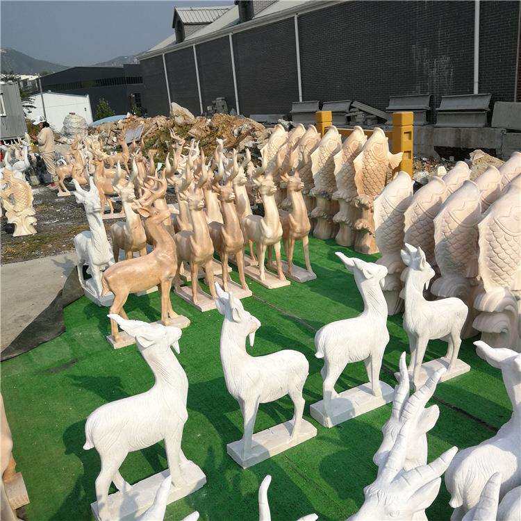 晚霞红石雕鹿户外公园广场别墅庭院草坪梅花小鹿石头动物装饰摆件