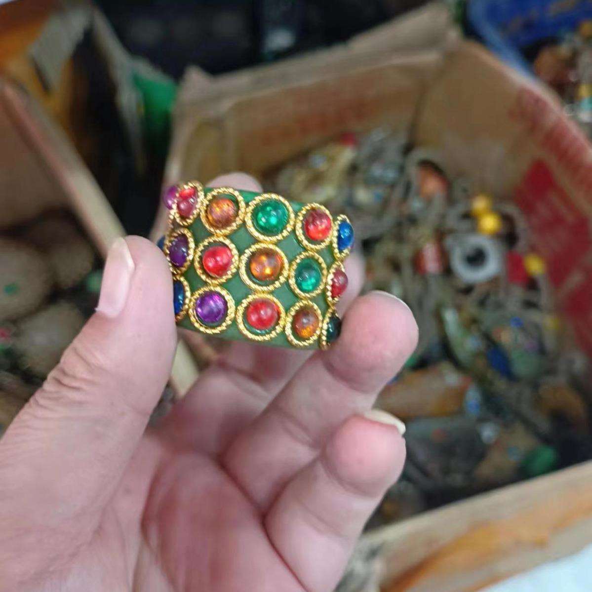 仿古老玉镶嵌宝石扳指 老玉古玉收藏 老绿玉扳指饰品