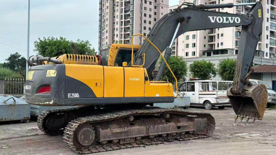 4月11日重庆沃尔沃240挖掘机网络拍卖公告