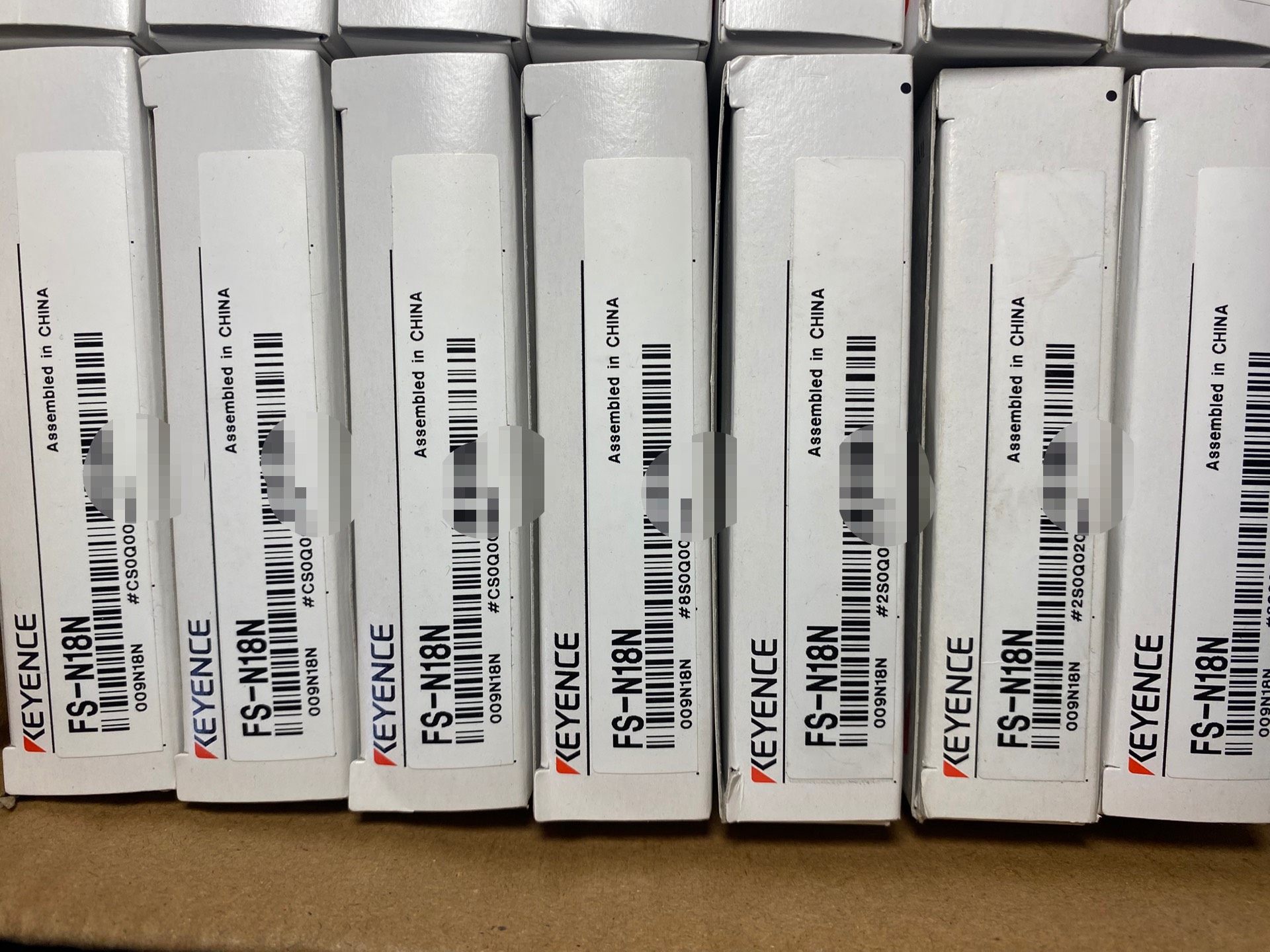 基恩士FS-N18N，全新正品码盒一致。