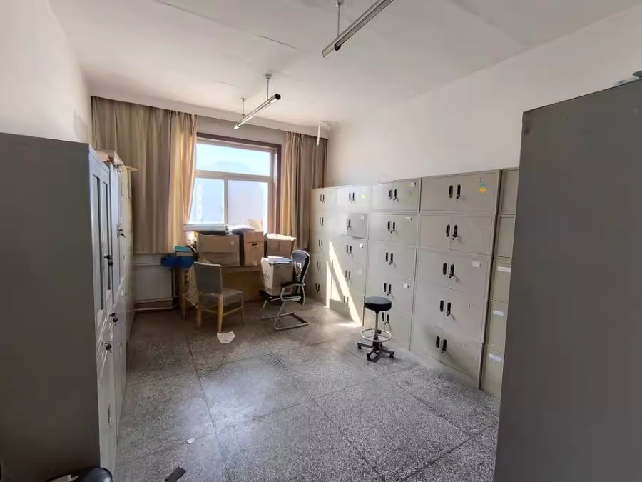 3月9日银川开发公司一批电子设备及办公家具(打印机、空调、文件柜等)网络拍卖公告