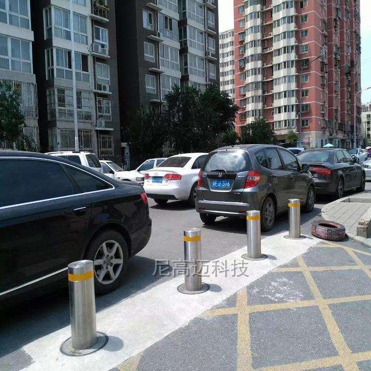 304不锈钢成品自动升降车挡液压止车圆柱伸缩杆停车场学校防撞柱
