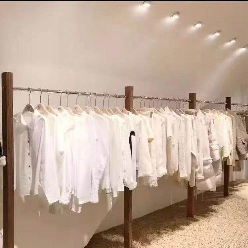 服装店展示架上墙落地挂衣杆实心木柱女装店货架童装店陈列货架子