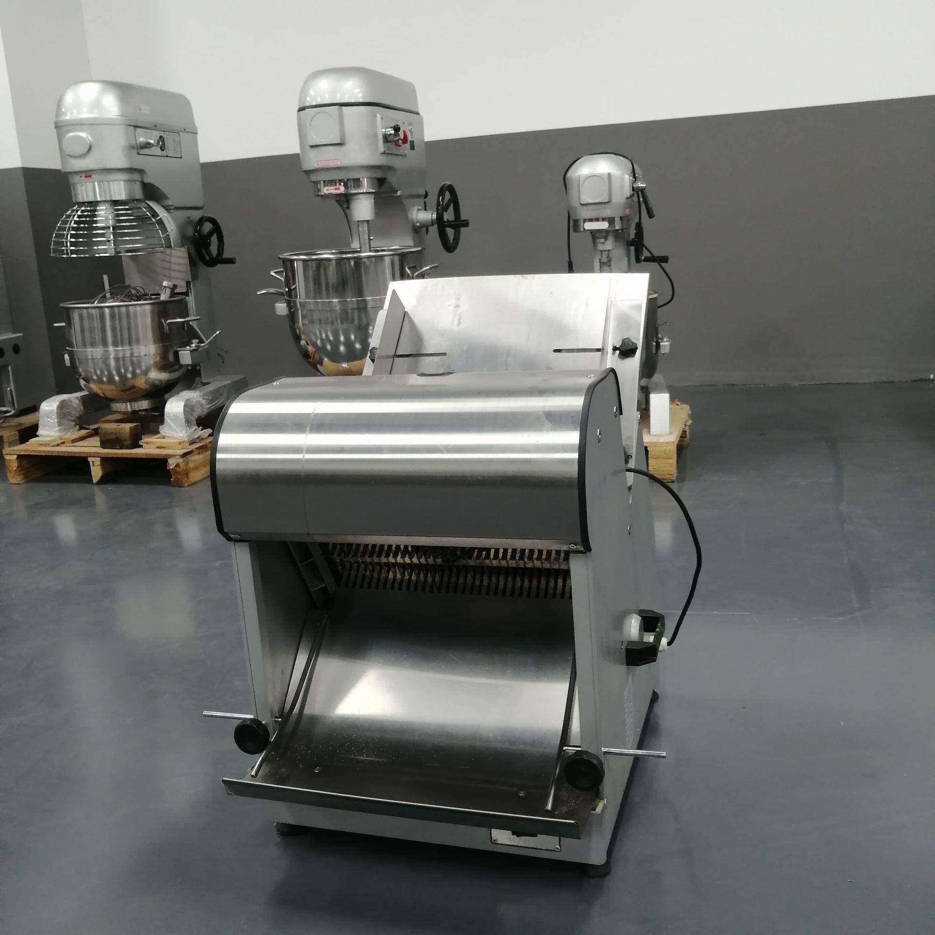 现货面包切片机 12mm方包切片机 不锈钢刀片商用馒头吐司切片机器