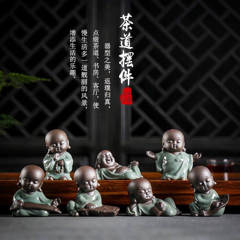 电视柜上的装饰品摆件高级感客厅盆景配件禅意小沙弥茶宠花宠陶瓷图片