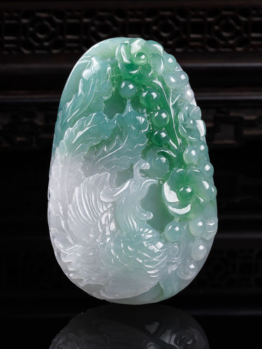 缅甸天然真品翡翠冰满绿飘绿花高端精品珠宝闪拍孔雀玉吊坠68.61g