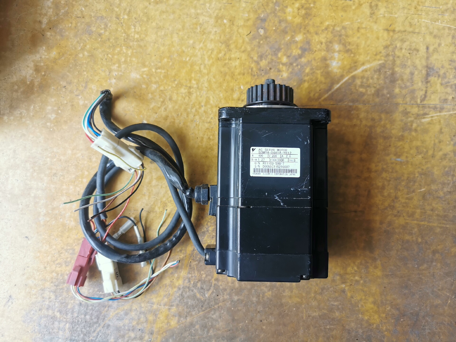 拆机安川机器人电机SGMPH-04A1A-YR12