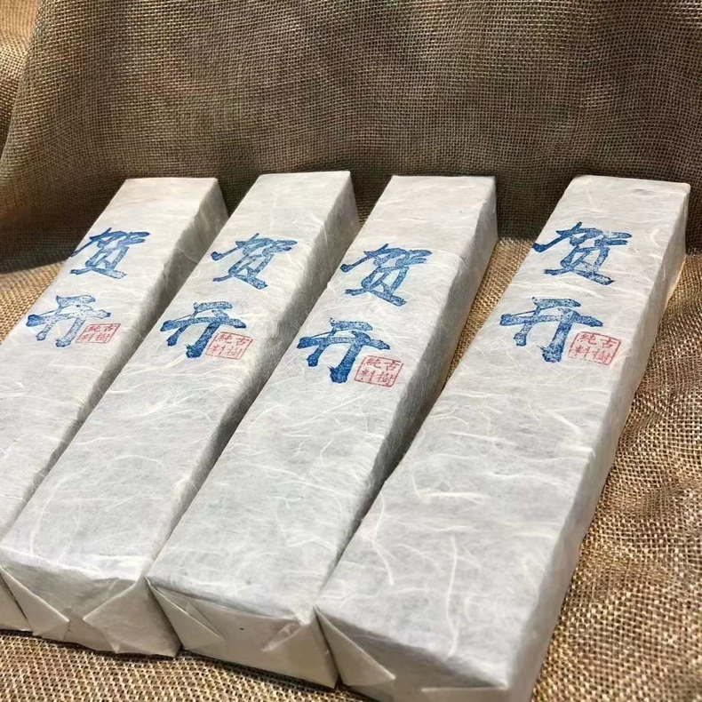 【極品好貨】2016年賀開古樹純料380年樹齡雲南普洱茶生茶老茶陳茶茶葉300克 普洱茶 BUASHOP普洱老茶