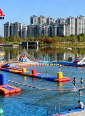水上乐园漂浮平台浮桥塑料浮筒码头摩托艇双体船停泊位户外