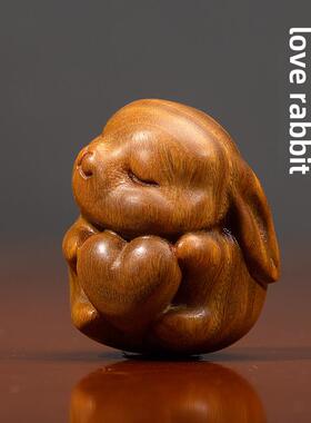 天然绿檀木心兔生肖兔兔年饰品实木雕刻可爱兔檀木饰品