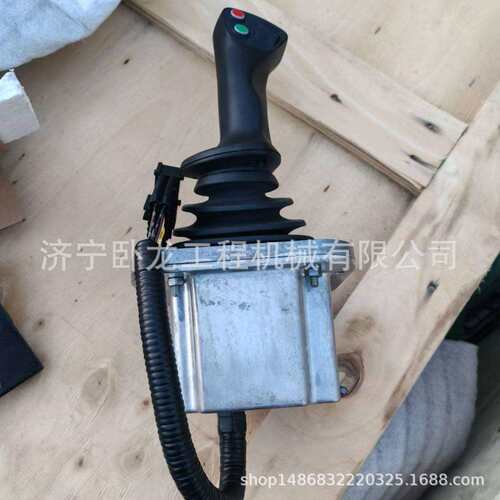 DH17推土机配件行走手柄D2270-20330 114H-07C-09000