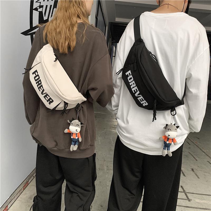 新款字母男士胸包潮酷机车包大容量女士休闲简约斜挎包学生腰包