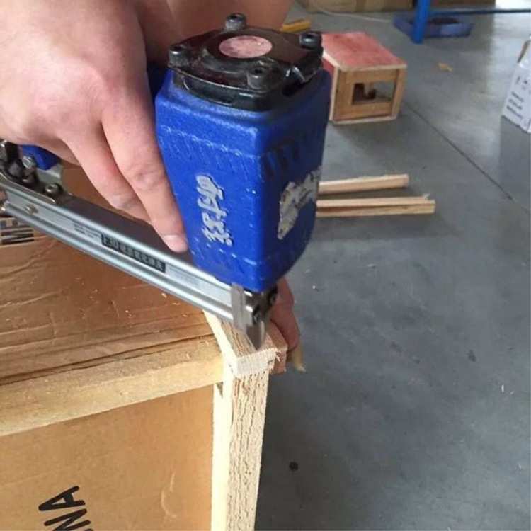 一个每箱很多木架少建议木框的 花瓶木架打上破损专用呢能减拍货