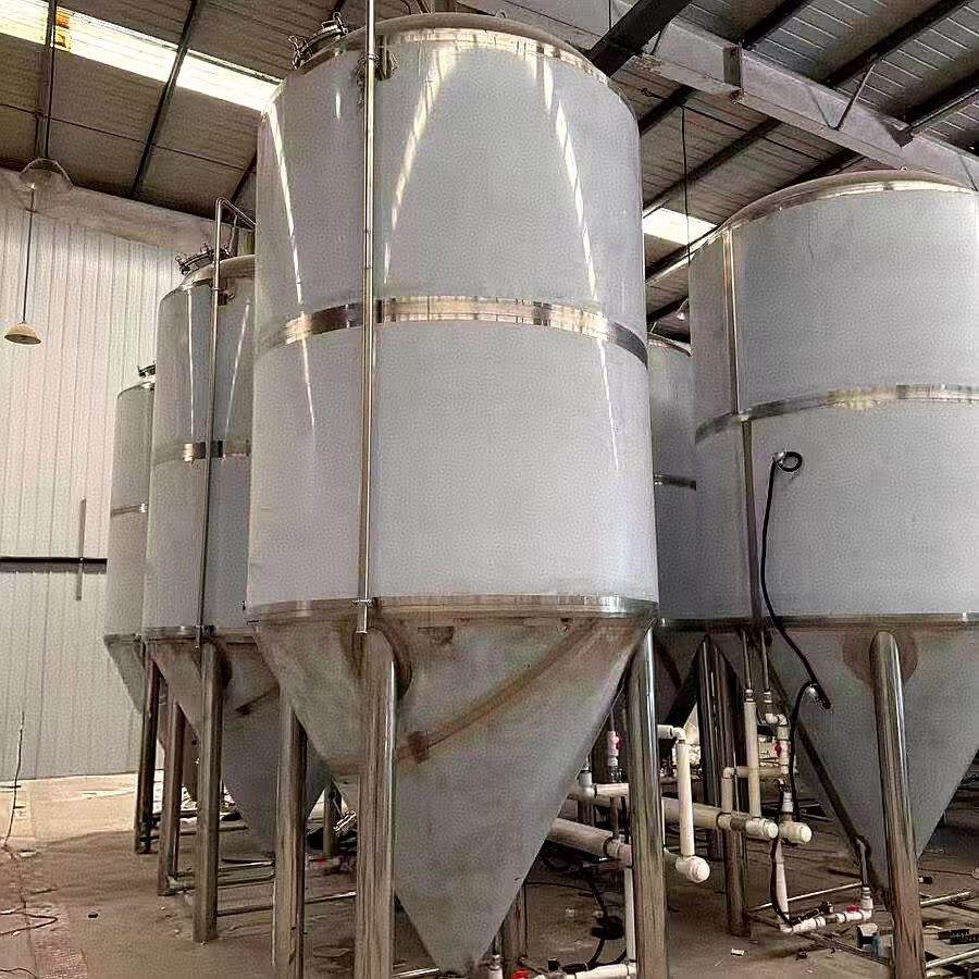 工厂大容量不锈钢双层恒温发酵罐6吨10吨15吨精酿啤酒设
