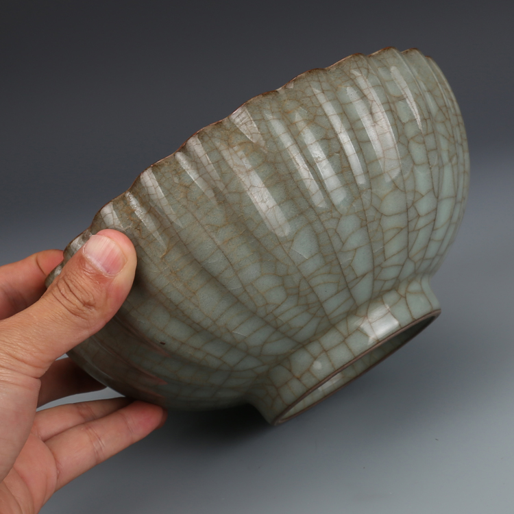 宋官窑粉青釉瓜棱碗古董古玩收藏品复古瓷老物件瓷器老货摆件